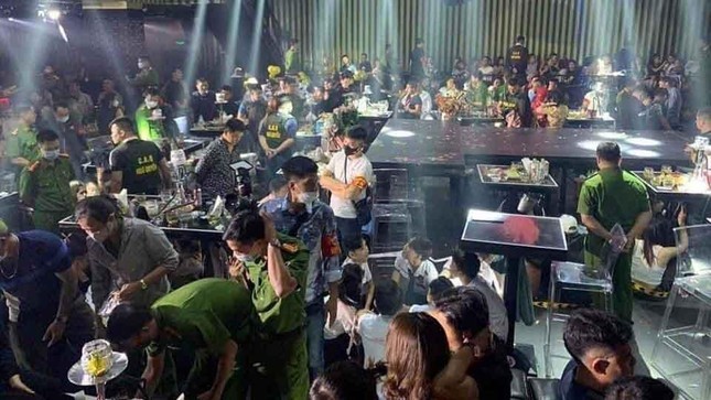 Hải Phòng dừng khẩn cấp đêm nhạc ca sĩ Jimmii Nguyễn khi đang diễn ra ảnh 2