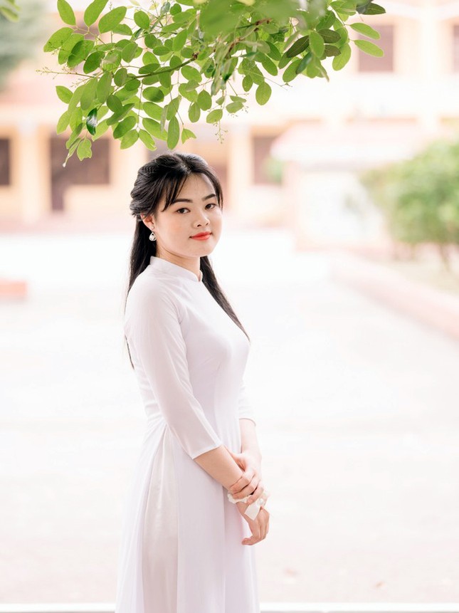 Nữ sinh Hải Phòng là thủ khoa khối D01: Hồi hộp cả đêm chờ kết quả ảnh 1