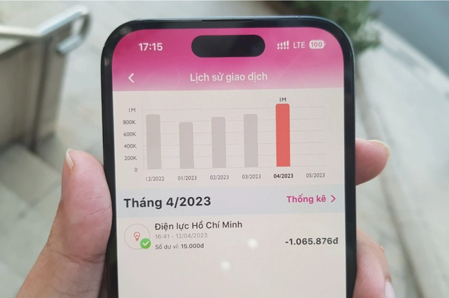 TP.HCM nắng cháy da thịt, người dân chóng mặt với hóa đơn tiền điện ảnh 1