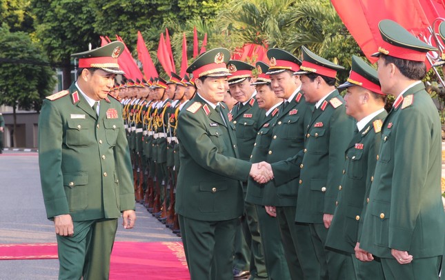 Đại tướng Ngô Xuân Lịch chủ trì bàn giao chức vụ Tư lệnh Quân khu 2 ảnh 1