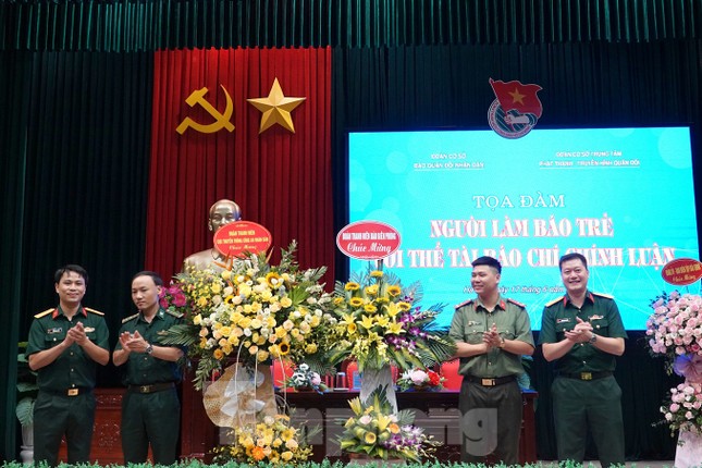 Người làm báo trẻ với thể tài báo chí chính luận ảnh 5
