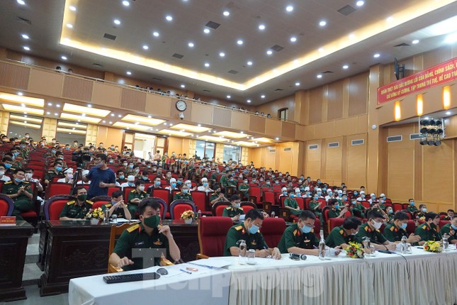 Đoàn viên Học viện Quân y thao luyện kỹ năng khám bệnh ảnh 2