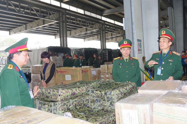 Lữ đoàn 971 tập kết 35 tấn vật chất cho lực lượng sang giúp Thổ Nhĩ Kỳ - Ảnh 1.