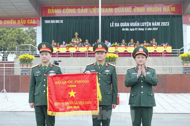 Bí thư T.Ư Đoàn Nguyễn Tường Lâm dự khởi động Tháng Thanh niên 2023 tại Trung đoàn Thủ đô ảnh 3