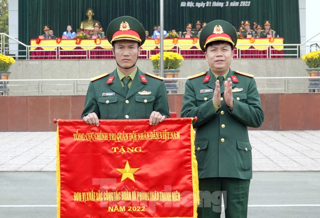 Bí thư T.Ư Đoàn Nguyễn Tường Lâm dự khởi động Tháng Thanh niên 2023 tại Trung đoàn Thủ đô ảnh 4