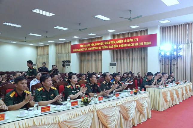 Bổ trợ kỹ năng cho cán bộ Thanh niên và Công đoàn Quân đội nhân dân Lào ảnh 1