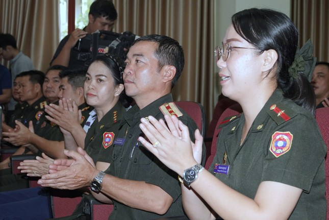 Bổ trợ kỹ năng cho cán bộ Thanh niên và Công đoàn Quân đội nhân dân Lào ảnh 4