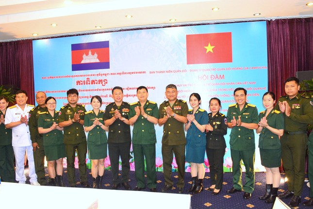 Sĩ quan trẻ Việt Nam - Campuchia không ngừng củng cố, tăng cường lòng tin chiến lược ảnh 3