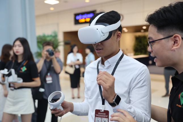 Thủ tướng: Chuyển đổi số, tăng trưởng xanh tác động sâu sắc tới Việt Nam ảnh 6