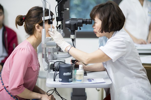 Khám mắt theo quy chuẩn Quốc tế ảnh 1
