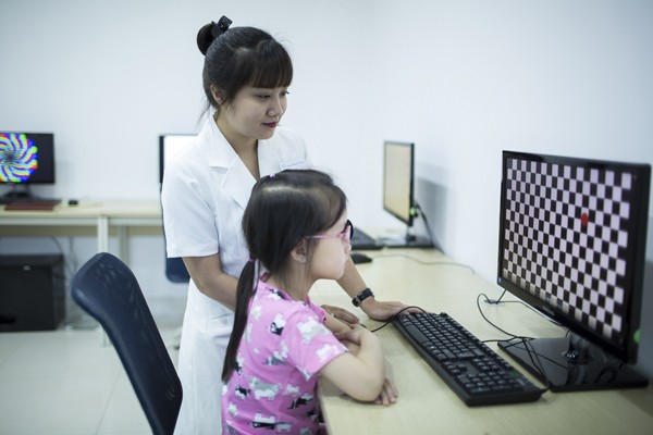 Khám mắt theo quy chuẩn Quốc tế ảnh 2