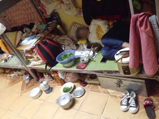 Nam sinh dọn phòng sạch đẹp: Người quá kỹ tính hay bạn trai lý tưởng? ảnh 2