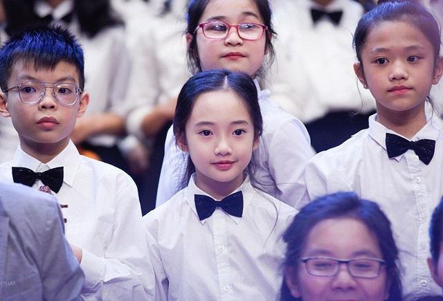 Thần thái xuất sắc, em gái Hà Nội được ví như 'thiên thần violin' ảnh 3