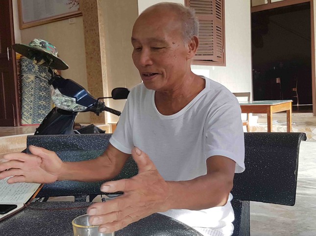 Thăm làng lấy quan tài lát đường cho xe ra chiến trường ảnh 1