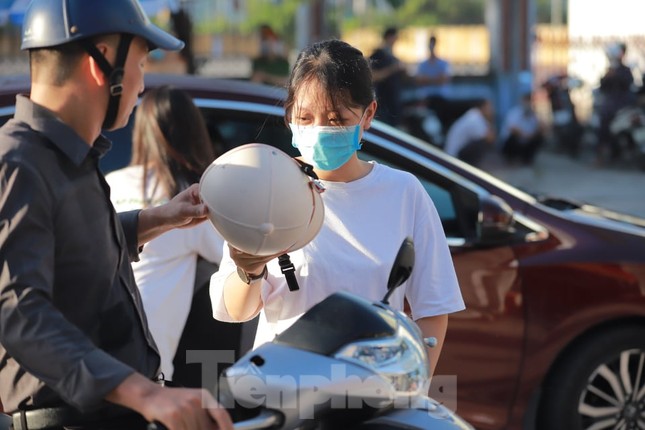 Hơn 500 sinh viên tình nguyện Thái Bình xuống đường tiếp sức mùa thi ảnh 12