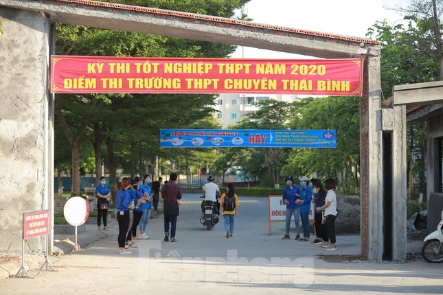 Hơn 500 sinh viên tình nguyện Thái Bình xuống đường tiếp sức mùa thi ảnh 5