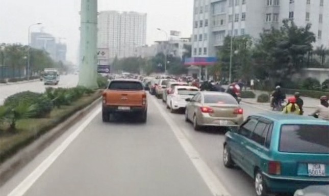 Video 'tiêm kích Su-30 đua với siêu xe Ferrari' hot nhất tuần qua ảnh 4