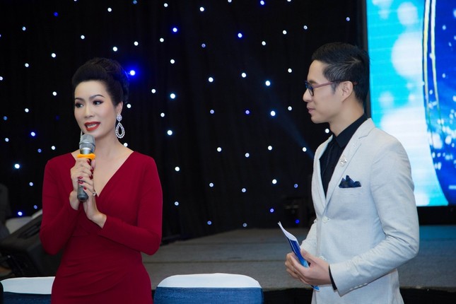 Hoa hậu Diễm Hương ngồi 'ghế nóng” cuộc thi dành cho nữ doanh nhân ảnh 3