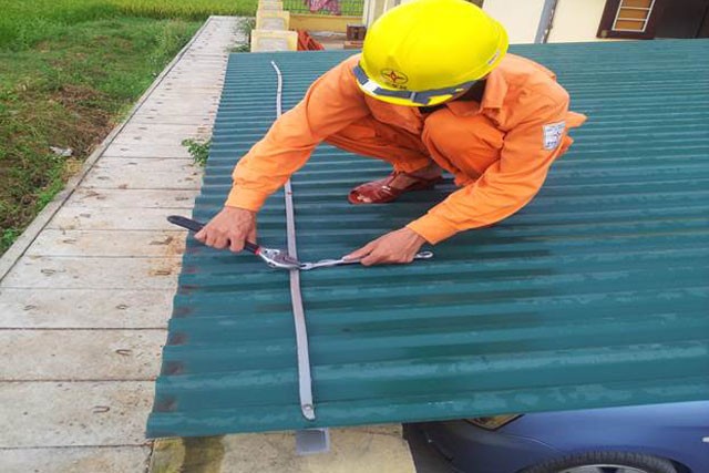 Những cách đơn giản để bảo vệ nhà cửa khi bão về ảnh 1
