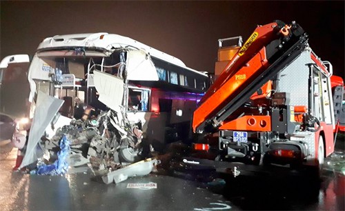 Tài xế ôtô đâm xe cứu hỏa: 'Nếu đánh lái, thương vong sẽ cao hơn' ảnh 2