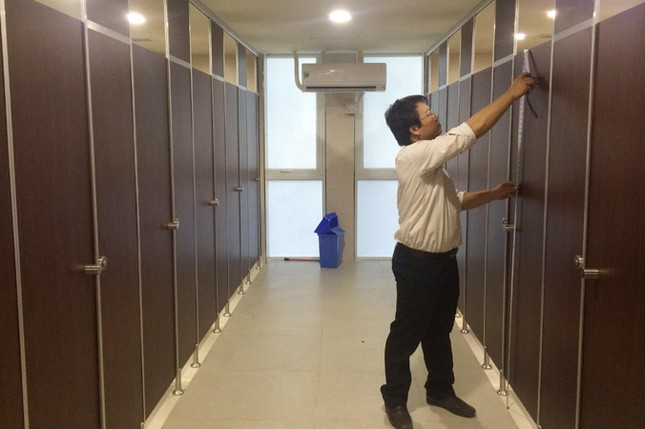 Vách ngăn vệ sinh Compact: Lựa chọn tinh tế cho không gian hiện đại ảnh 1
