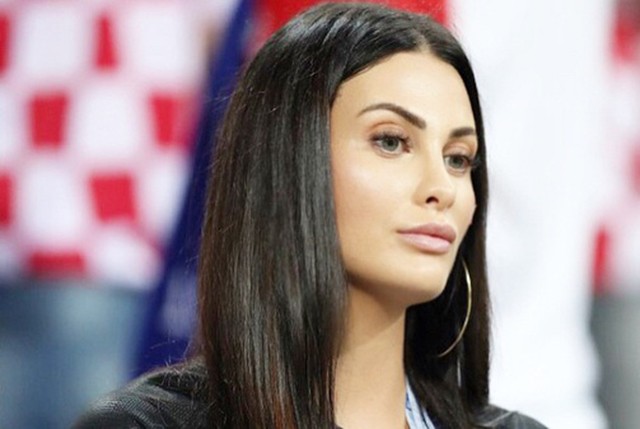 Chung kết World Cup Pháp vs Croatia: Mỹ nhân 'đại chiến' ảnh 13