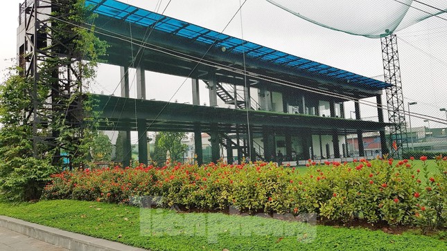 Đình chỉ sân tập golf vô tư hoạt động giữa mùa dịch ở Hà Nội ảnh 2