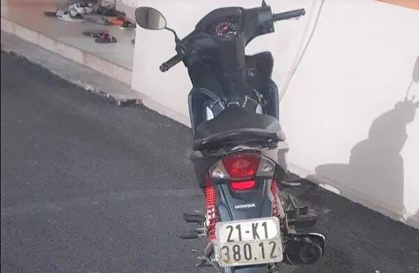 Giết người rồi ném ven đường, cướp xe máy và điện thoại ảnh 1
