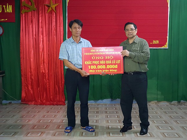 Đồng chí Phạm Minh Chính tới thăm và làm việc tại 3 tỉnh miền Trung ảnh 4