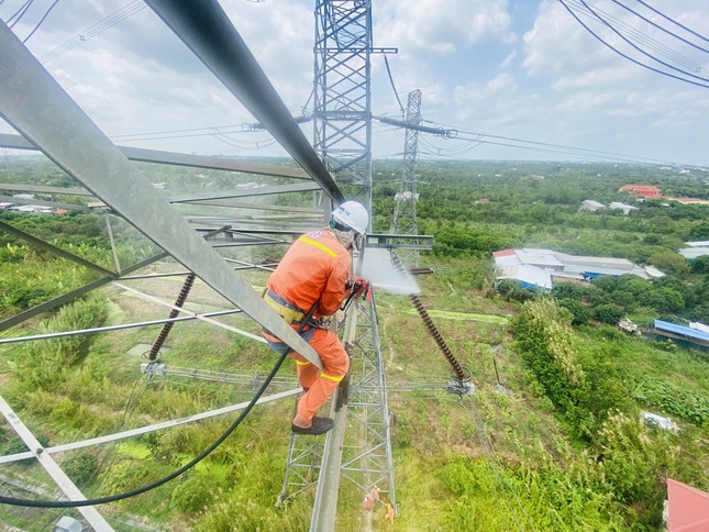 Thủ tướng yêu cầu khởi công đường dây 500kV gần 1 tỷ USD trong tháng 9 ảnh 1