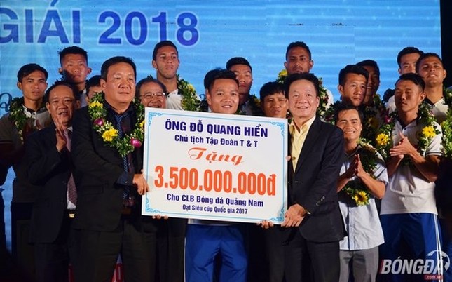 Bầu Hiển nói gì chuyện bầu Đức, bầu Thắng doạ bỏ bóng đá? ảnh 2