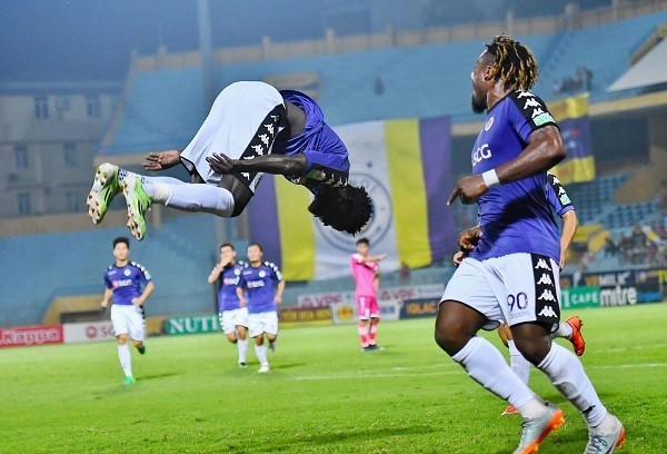 Bầu Hiển ra sân, CLB Hà Nội bất lực trước Sài Gòn FC ảnh 1