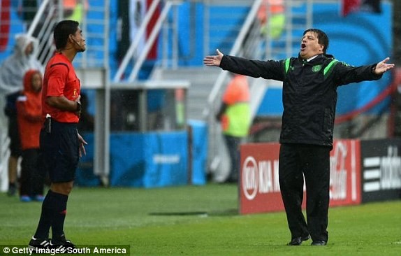 Mexico-Cameroon (1-0): Bắn hạ Sư tử trong mưa ảnh 12