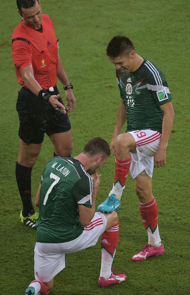 Mexico-Cameroon (1-0): Bắn hạ Sư tử trong mưa ảnh 15