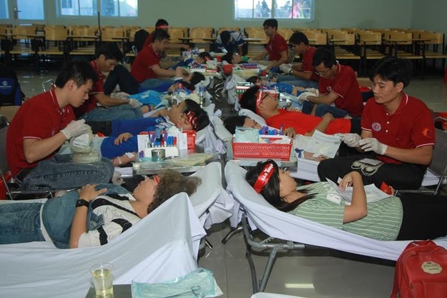 Chủ Nhật Đỏ ngày 8/1 thu được hơn 5500 đơn vị máu ảnh 92