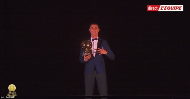 Ronaldo lần thứ năm đoạt Quả bóng Vàng ảnh 1