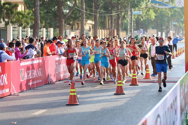 Tưng bừng tranh tài ở Việt dã toàn quốc 2018 ảnh 16