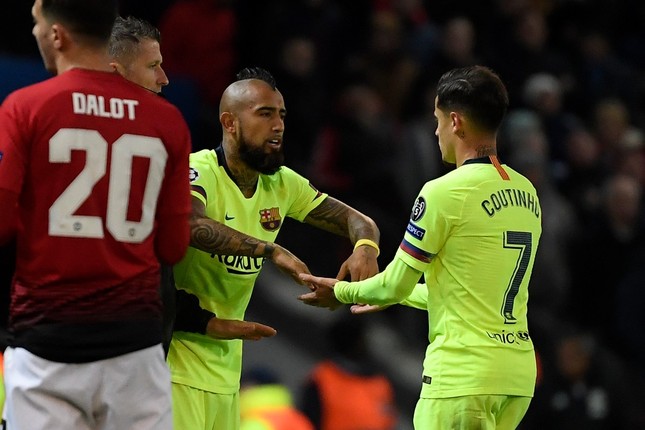 Luke Shaw phản lưới nhà, MU thất thủ trước Barcelona ảnh 18