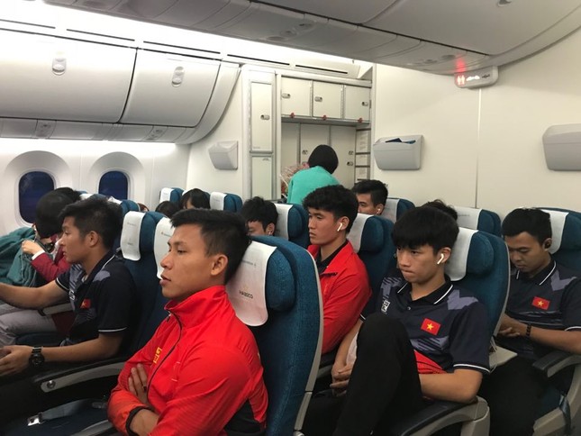 Các nhà vô địch SEA Games về đến Hà Nội ảnh 22