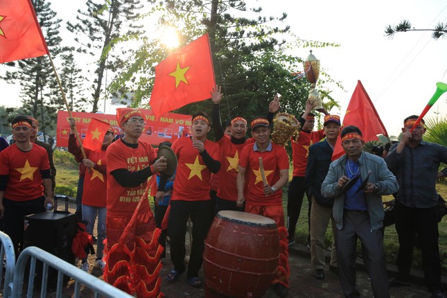 Các nhà vô địch SEA Games về đến Hà Nội ảnh 31