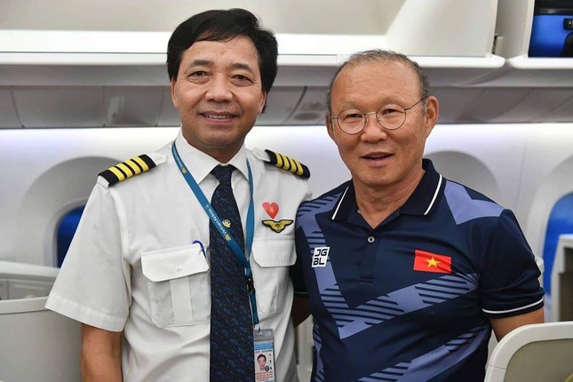 Các nhà vô địch SEA Games về đến Hà Nội ảnh 42