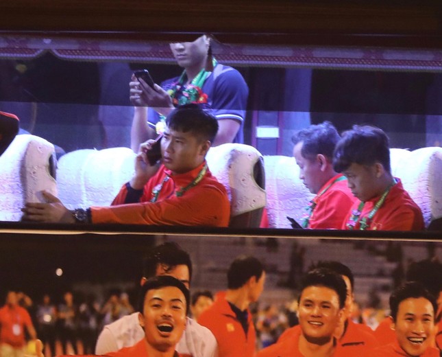 Các nhà vô địch SEA Games về đến Hà Nội ảnh 70