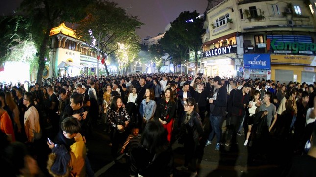 Pháo hoa rực sáng đón năm mới 2020 ảnh 54