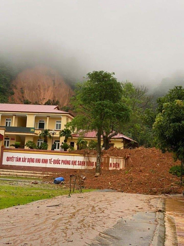 Tướng Giang nghẹn ngào báo tin vụ sạt lở đất khiến 22 cán bộ, chiến sĩ mất tích ảnh 2