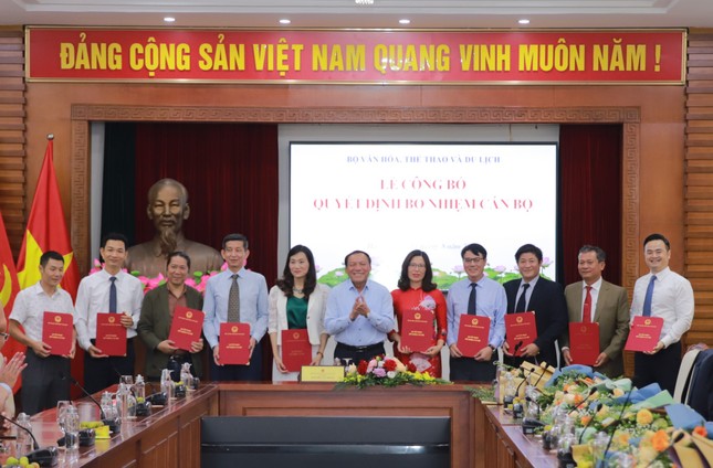 Ba bộ ngành tiếp nhận, điều động, bổ nhiệm cán bộ ảnh 1