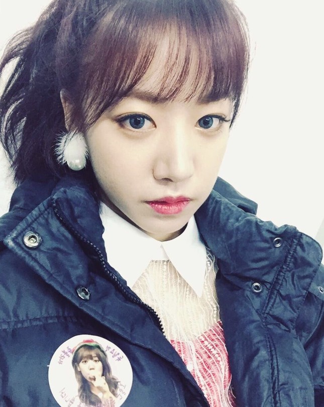 Fans tranh cãi vì gương mặt lệch vẹo của thần tượng nhóm Apink ảnh 4
