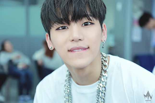 Bất ngờ với công việc trước khi thành 'sao' của vợ chồng Song - Song ảnh 10