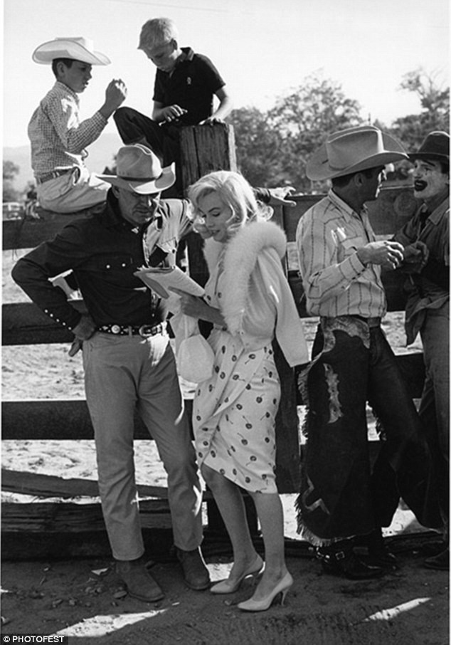 Hơn nửa thế kỷ, cảnh 'nóng' đầu tiên của Marilyn Monroe được hé lộ ảnh 2