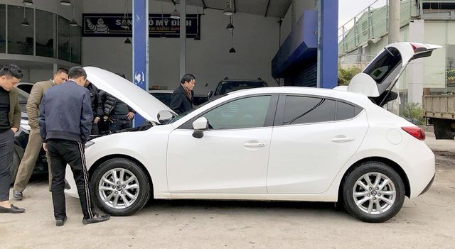 Ô tô cũ nín thở nhìn xe mới liên tiếp giảm giá ảnh 2