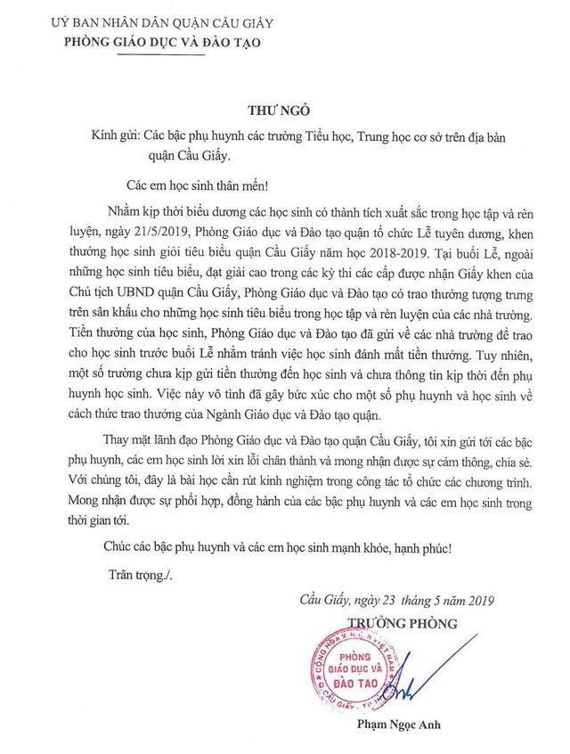 Bản tin 8H: Phòng giáo dục Cầu Giấy xin lỗi vì thưởng học sinh bằng tờ giấy ảnh 1